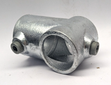 REDUCING SHORT TEE RAIL CLAMP - 42.4 X 48.3MM - 608002DE