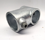 REDUCING SHORT TEE RAIL CLAMP - 42.4 X 48.3MM - 608002DE